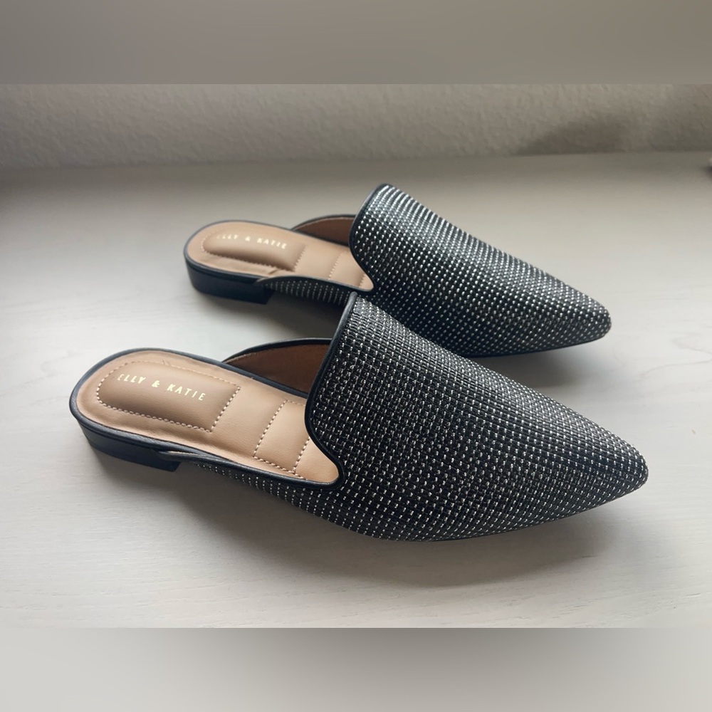 Kelly & Katie Women’s Adria Mule new in box, 7.5 medium